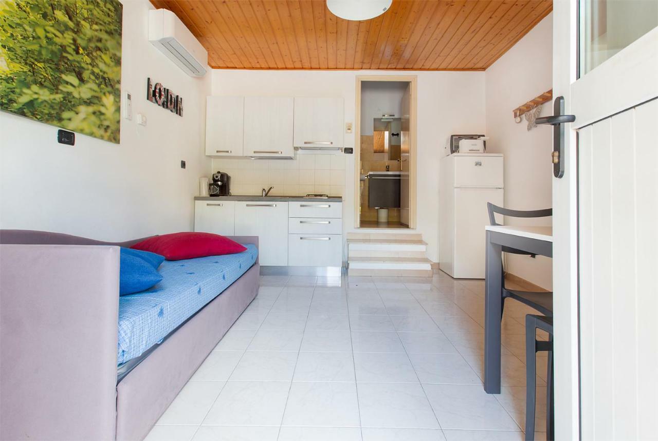 טורבולה Apartments Suster מראה חיצוני תמונה