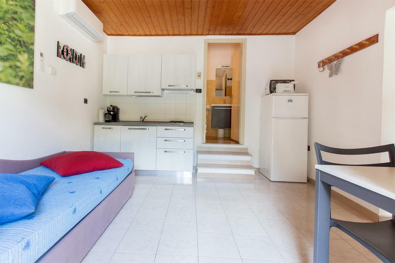 טורבולה Apartments Suster מראה חיצוני תמונה